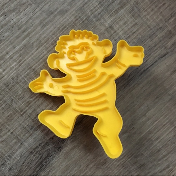 Cookie Cutter Set of 5, The Count, Oscar the Grouch, Ernie, Bert, Big Bird - Picture 4 of 8